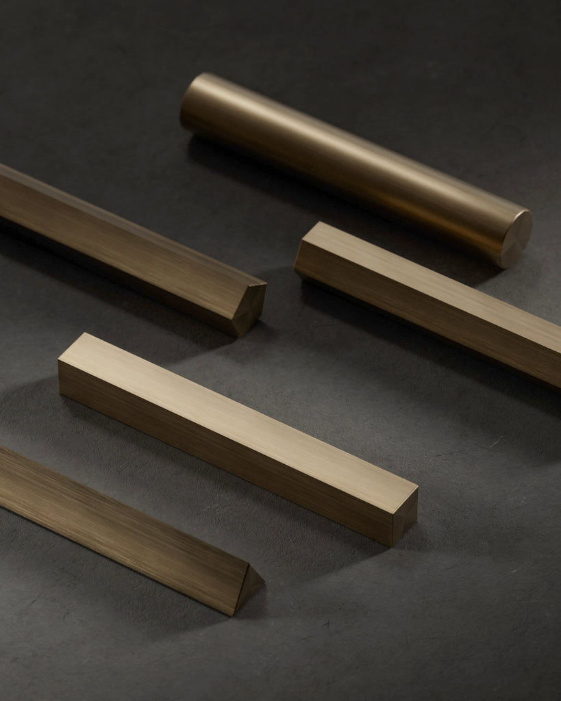 Artisan Oxidised Brushed Brass Metal PBR Texture - Example Scene Visualization | Superellipse