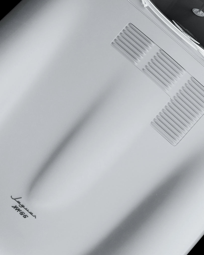 Alpine White Metallic Gloss Paint PBR Texture - Example Scene Visualization | Superellipse