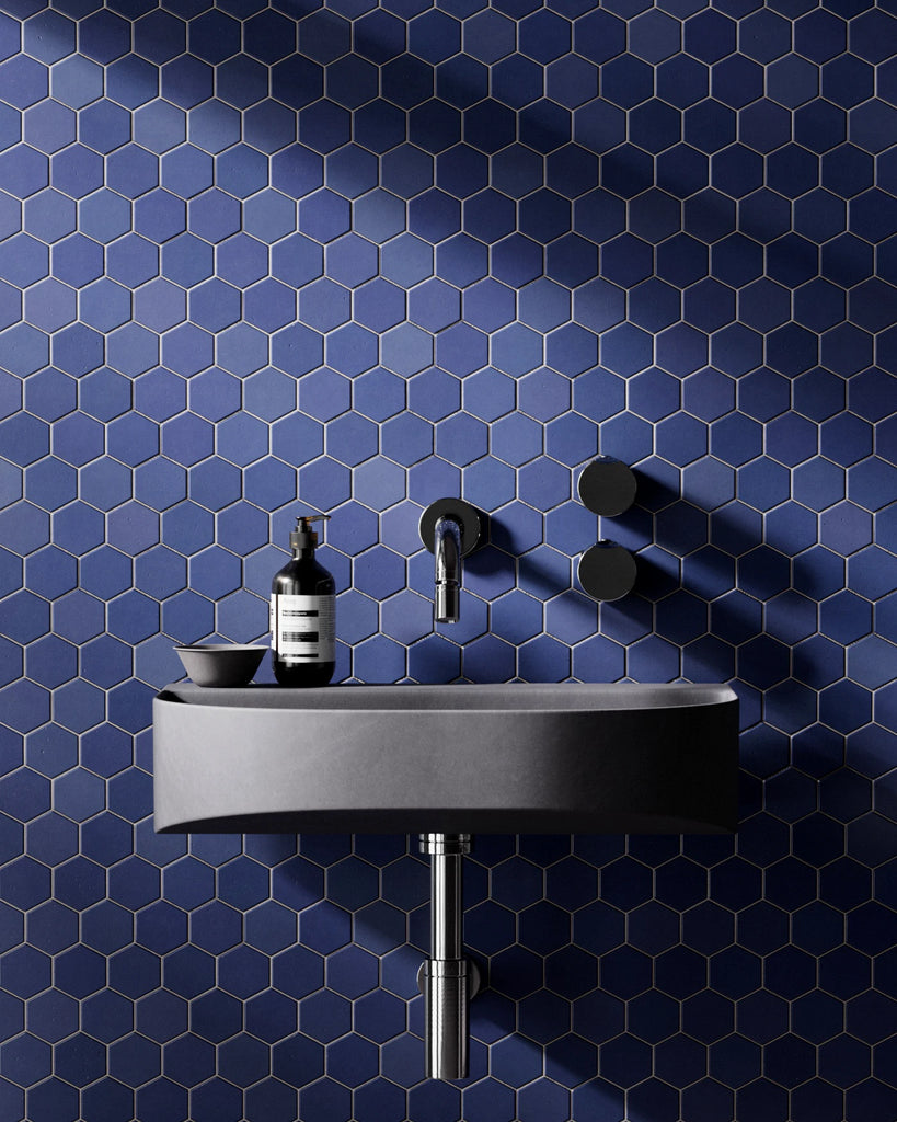 Hexagonal Matte Royal Blue Tile PBR Texture - Example Scene Visualization | Superellipse